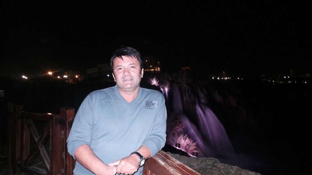  44030620  Nihat, 55 ,    