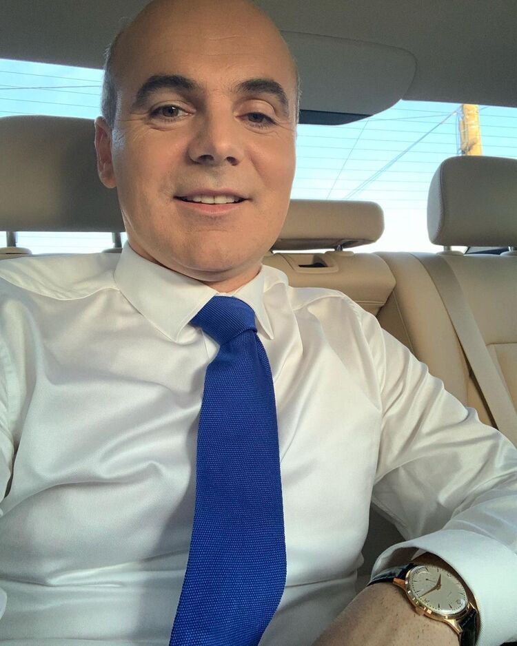  34829700  Andrei, 56 ,    