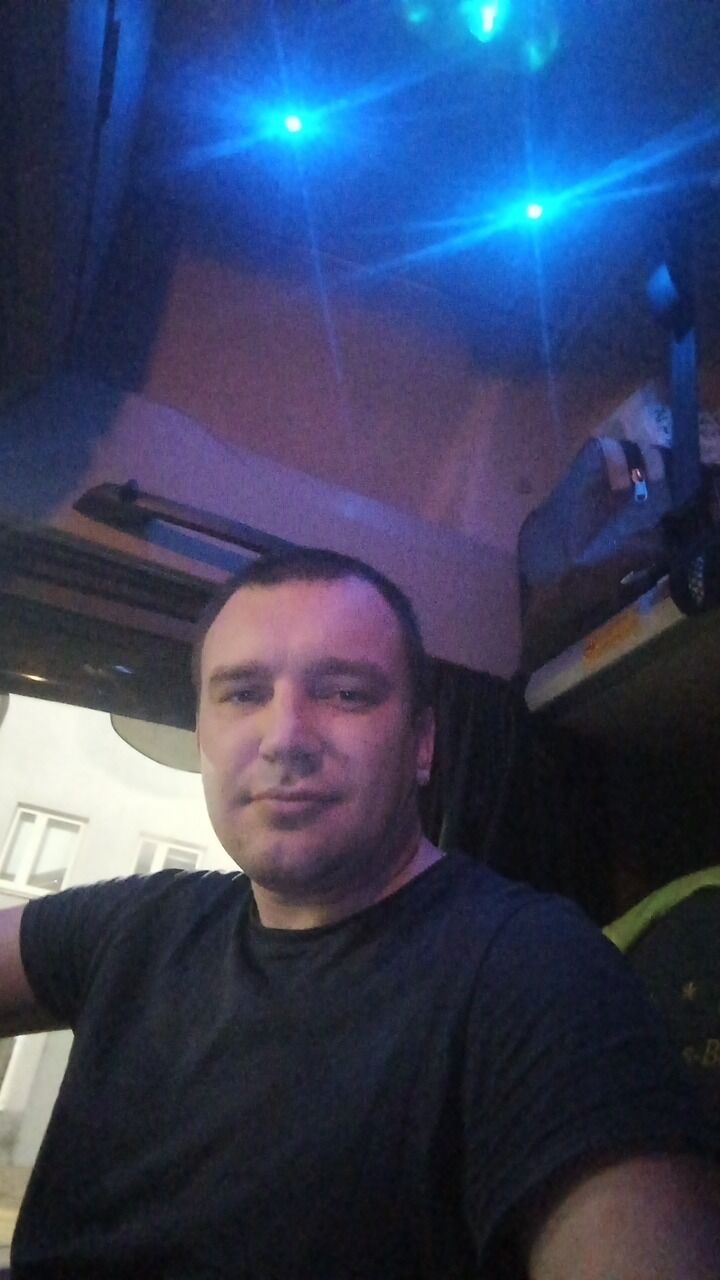  49363460  , 33 ,    
