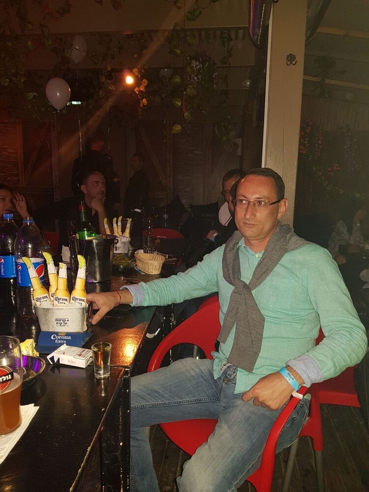  17111610  Simon, 44 ,    Azor