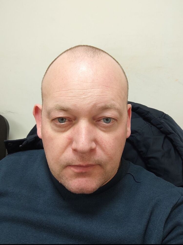  46138810  Alex, 44 ,    