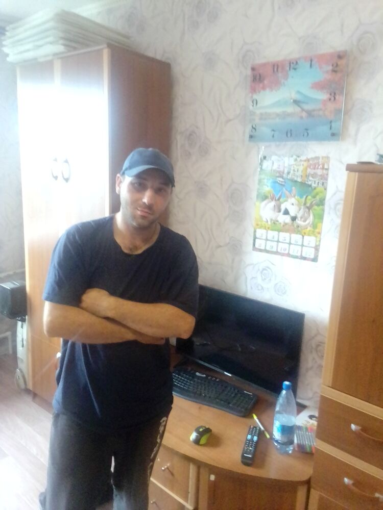  36644070  Aleksei, 35 ,    