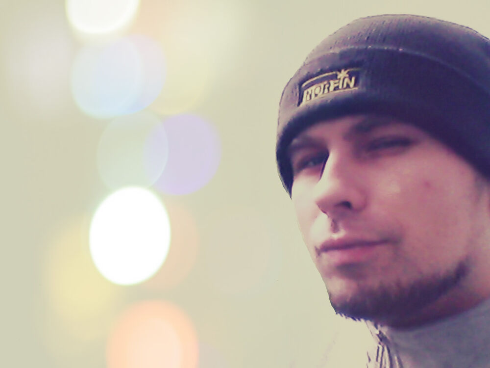  45008800  Alex, 36 ,    