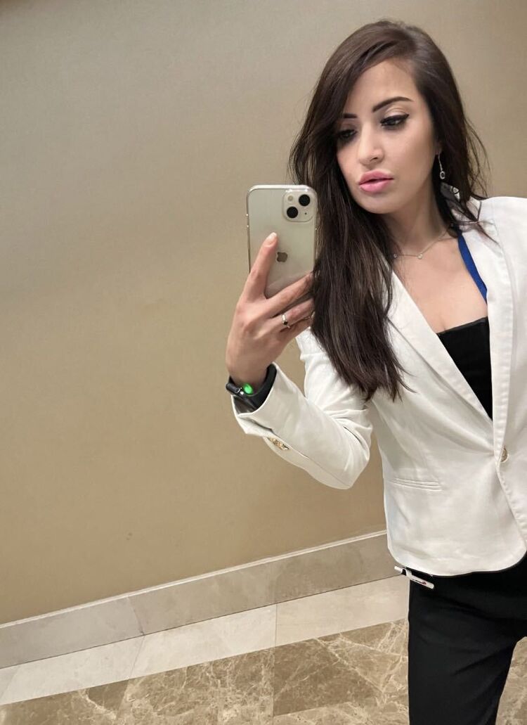  ,   Angeloche, 21 ,  
