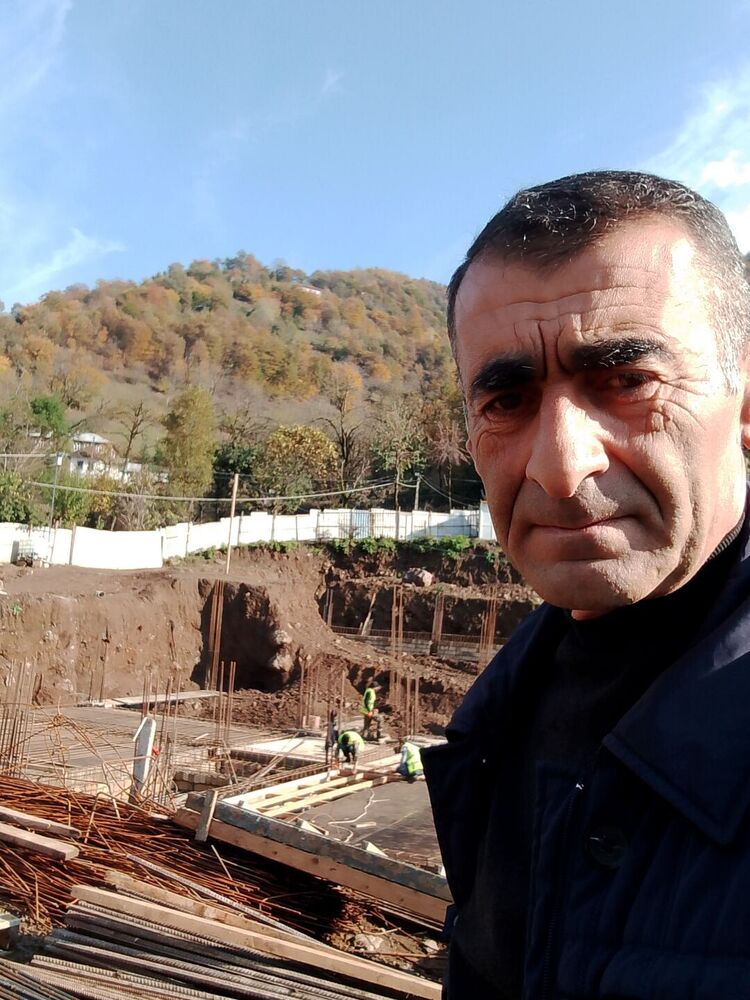  50025680  Rustam, 52 ,    