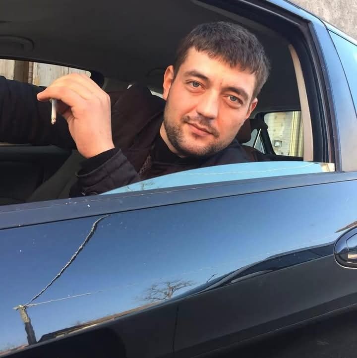  ,   Dorin, 32 ,   ,   