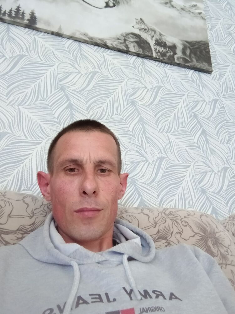  46643350  , 42 ,    