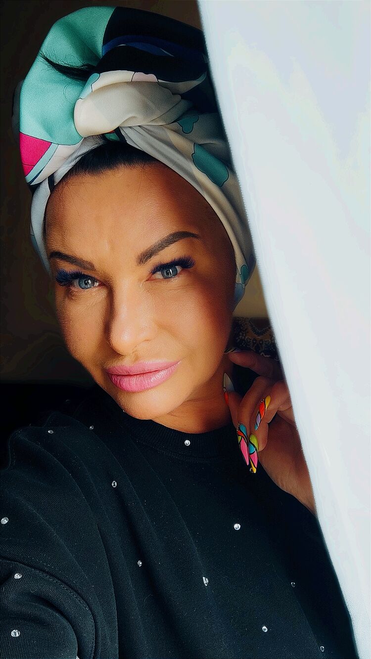  42543410  Elena, 47 ,    -