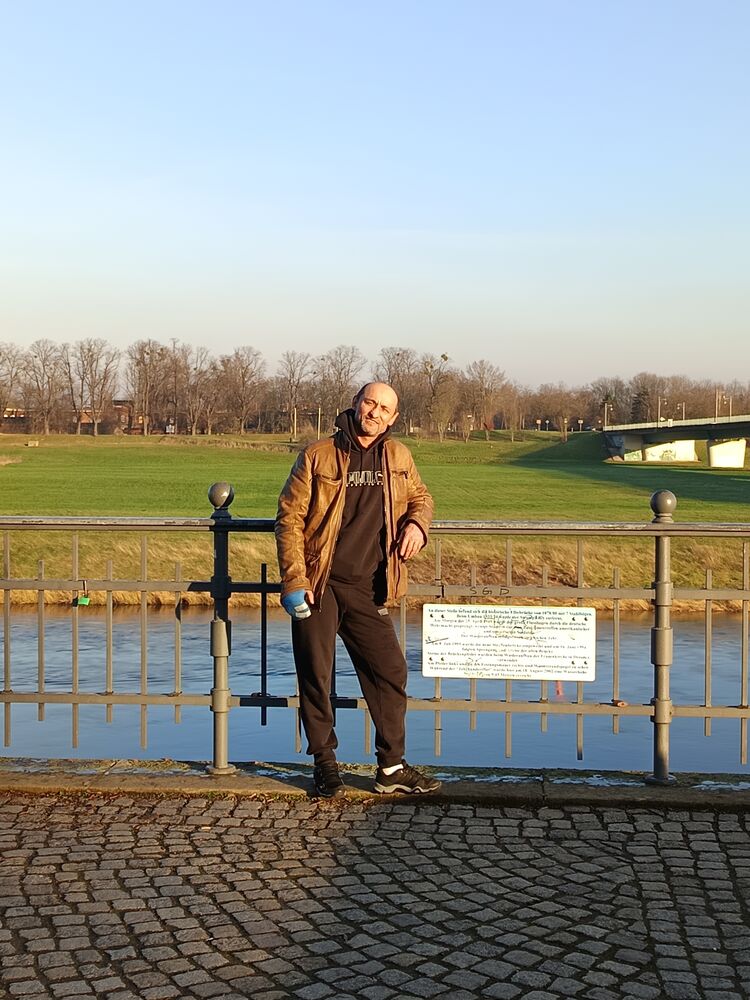  48864890  Akkinec, 44 ,    Celle
