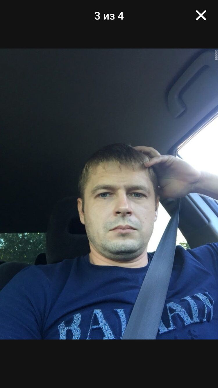  48301110  Vadim, 41 ,    
