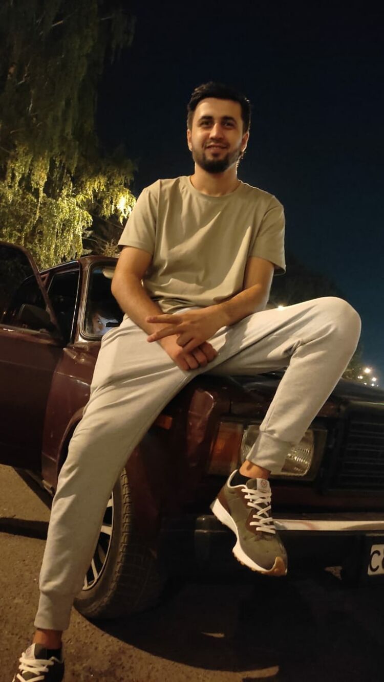  29241820  Farid, 26 ,    