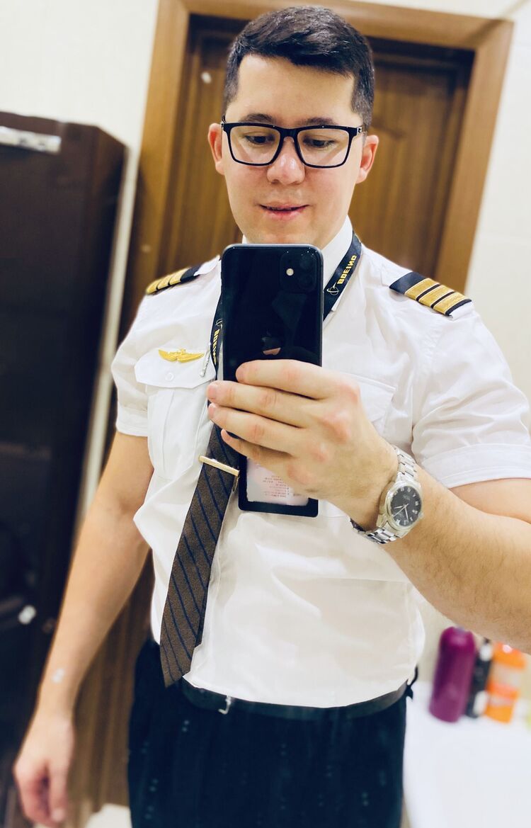  42398140  Pilot, 32 ,    