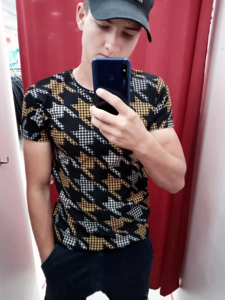  26599700  Yura, 22 ,    