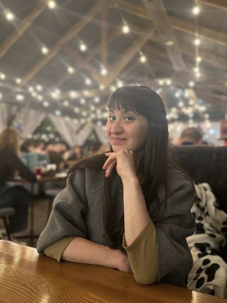  ,   Iren, 32 ,   c 