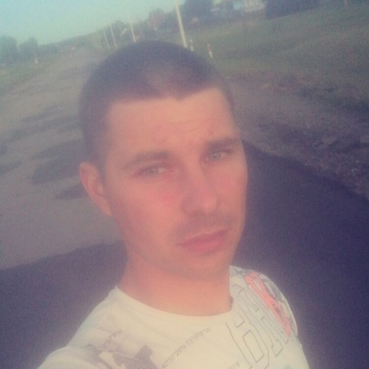  29865640  Alexander, 32 ,    