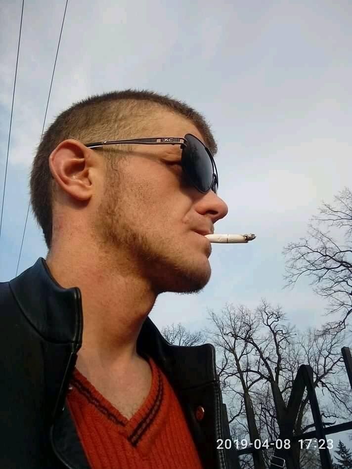  42746860  Vitalik, 37 ,    