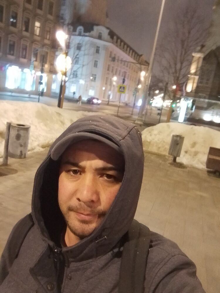  43371870  Zoirjon, 28 ,    