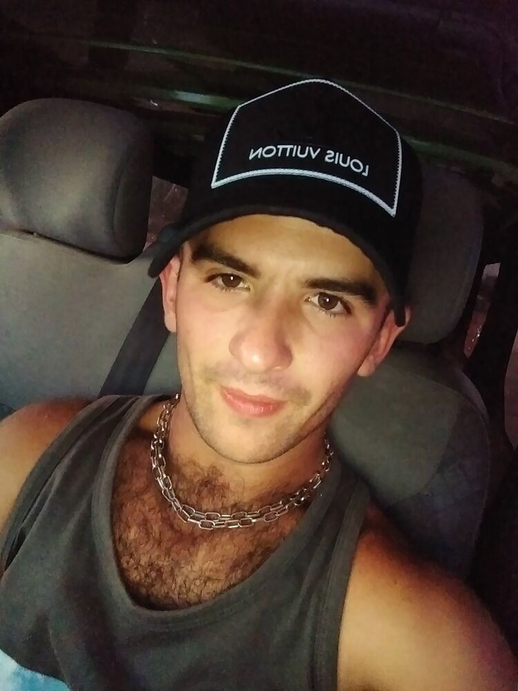  16764330  Artur, 30 ,    