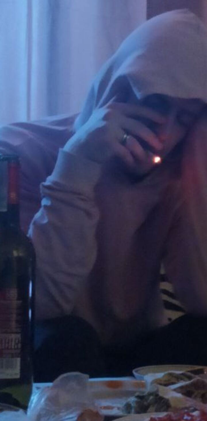  33221940  David, 23 ,    