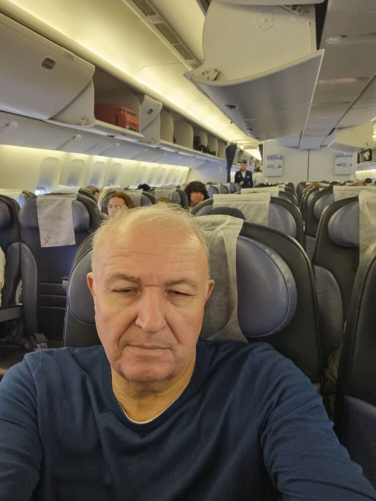  51429990  Viktor, 67 ,    