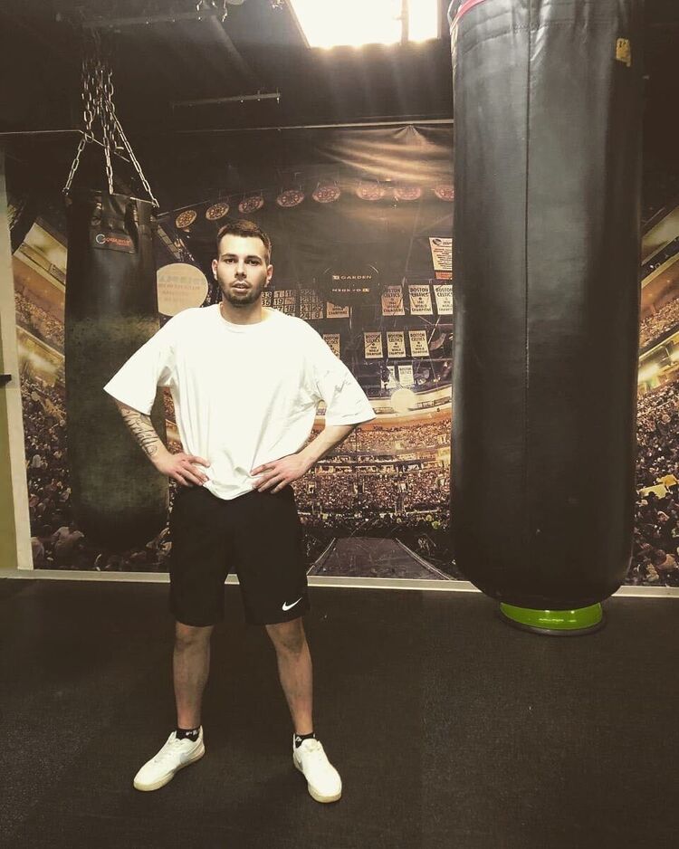  50457770  Artur, 25 ,    