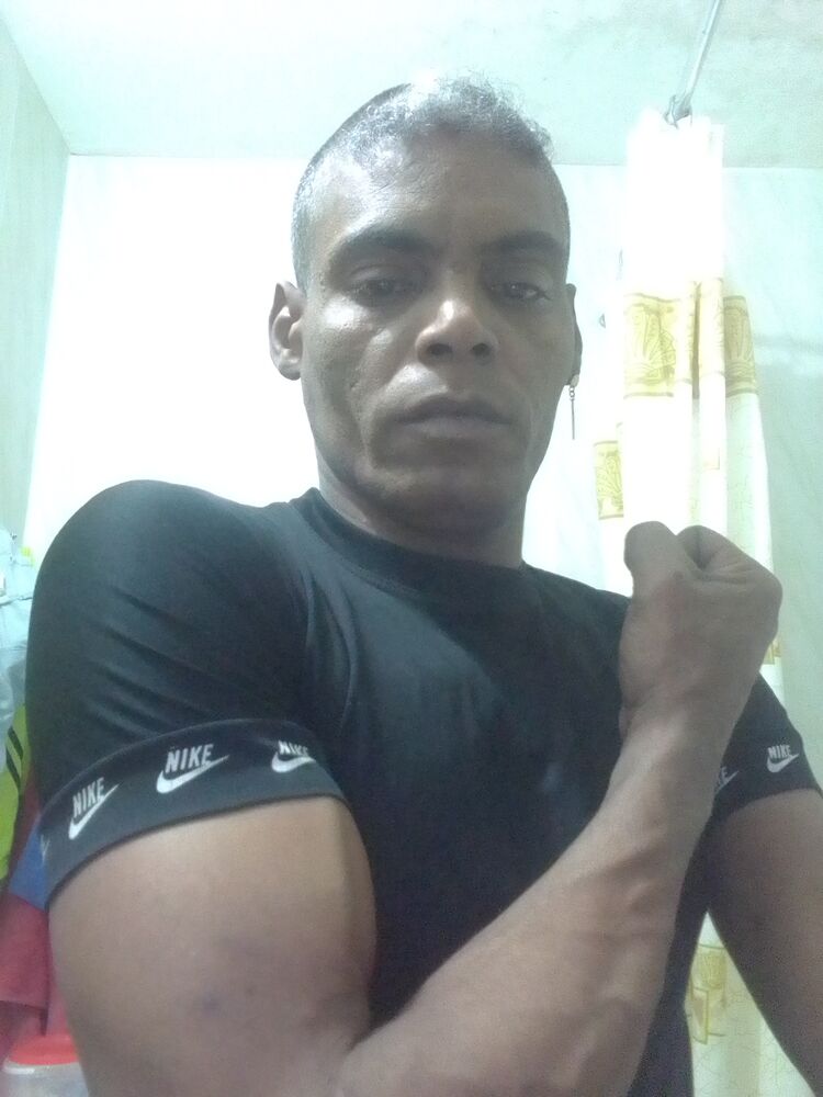  ,   Feliz, 47 ,   ,   