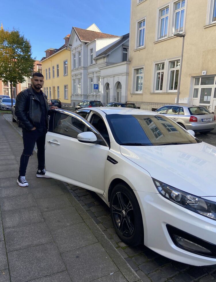  39416840  Rayan, 32 ,    Goldbach