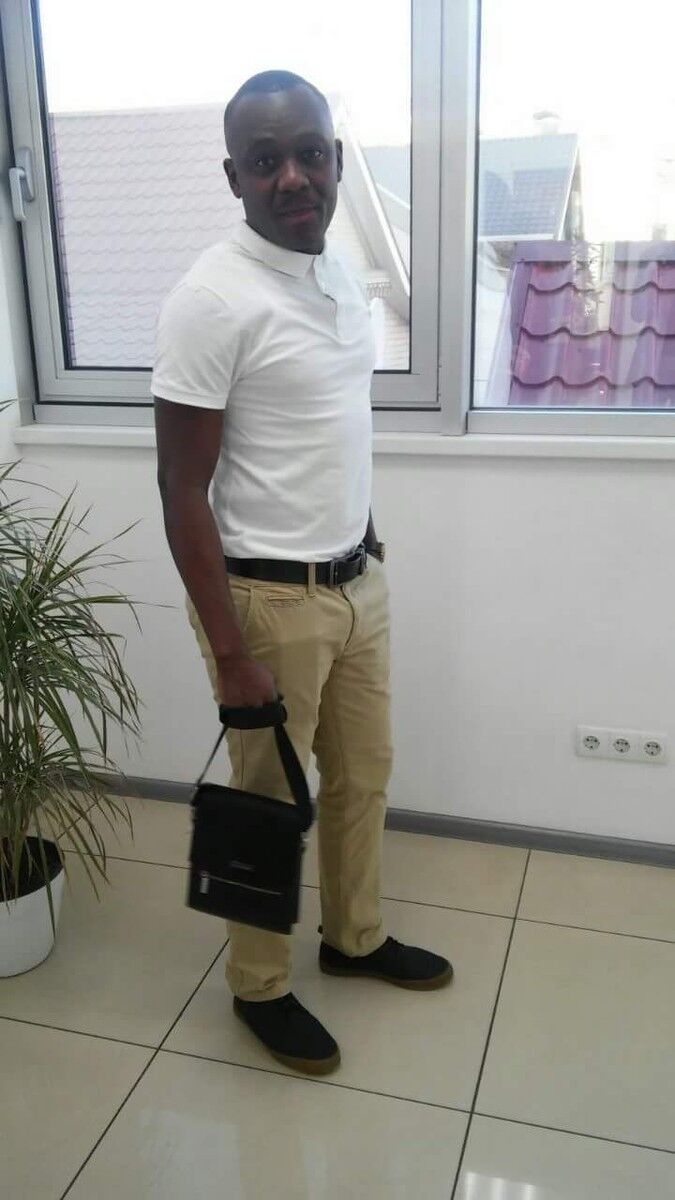  ,   Jonh, 34 ,   ,   , c 