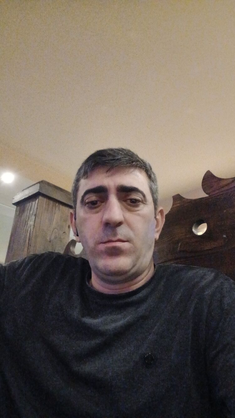  48812430  Alim, 40 ,    