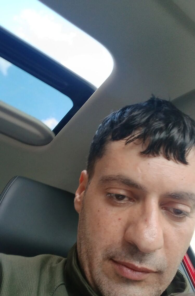  52545220  Vrej, 36 ,    