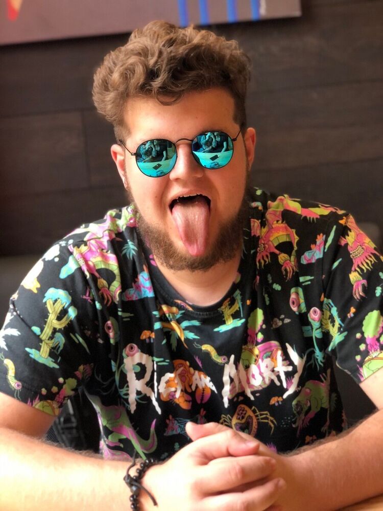  ,   Volodya, 24 ,   ,   , c , 