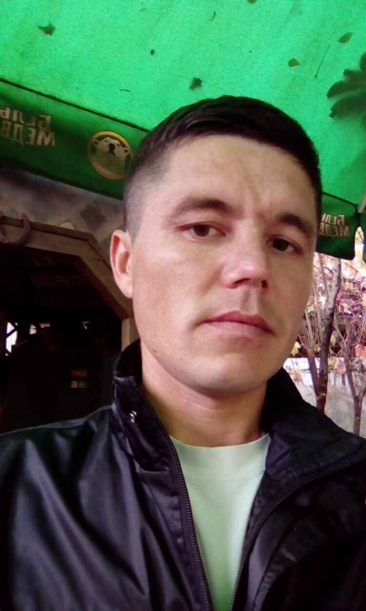  25762800  Vladimir, 37 ,    