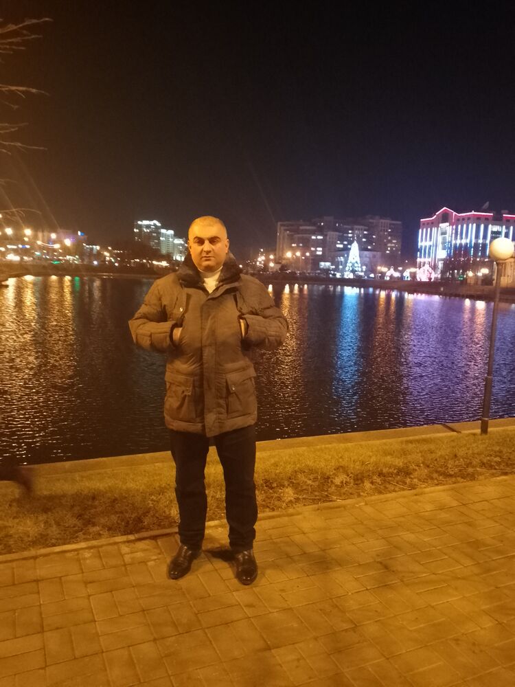  40694320  Rauf, 46 ,    