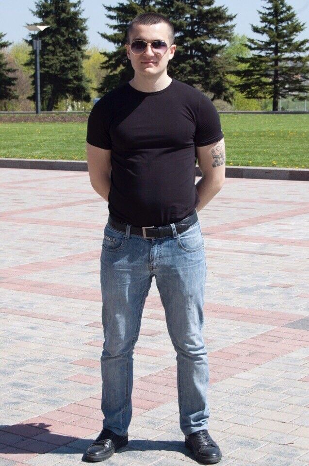  10333300  Oleg, 33 ,    