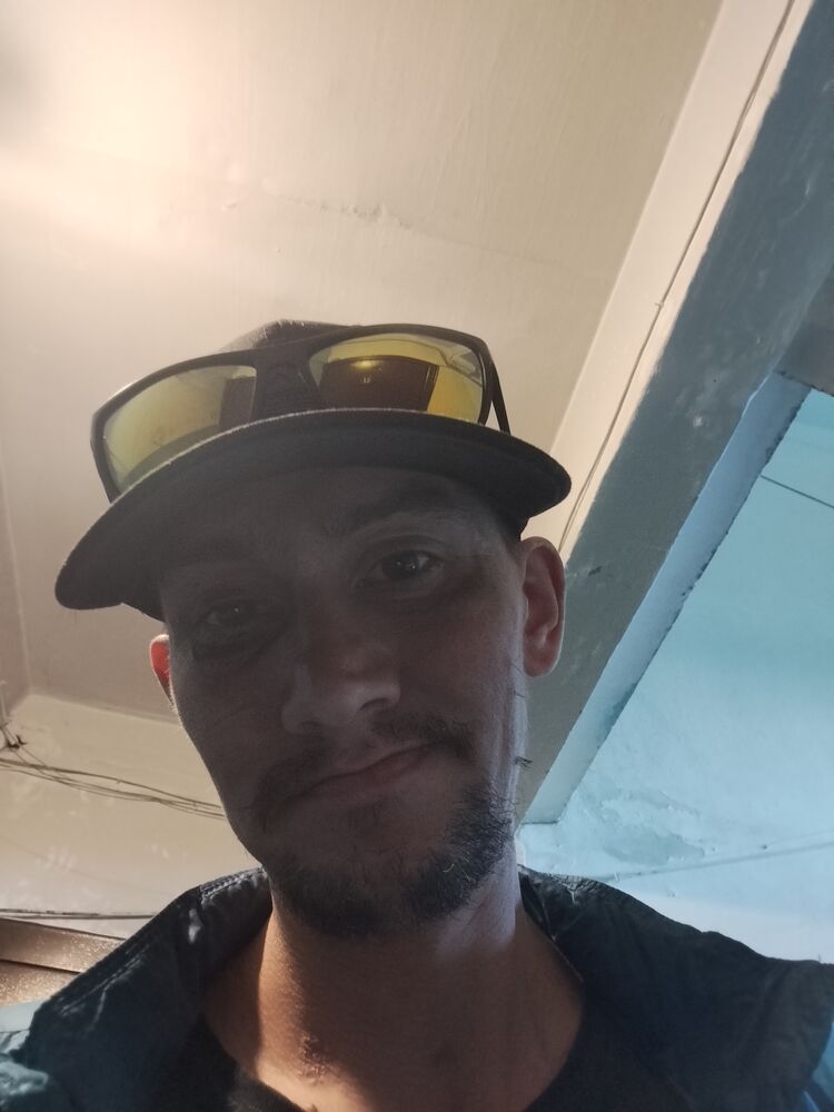  53941680  Alexander, 41 ,    