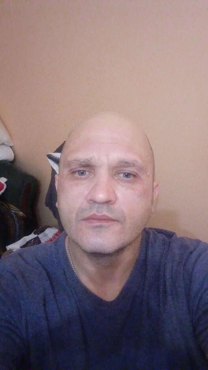  40316860  Jury, 49 ,    