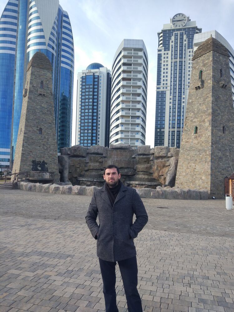  53578430  Ali, 39 ,    -
