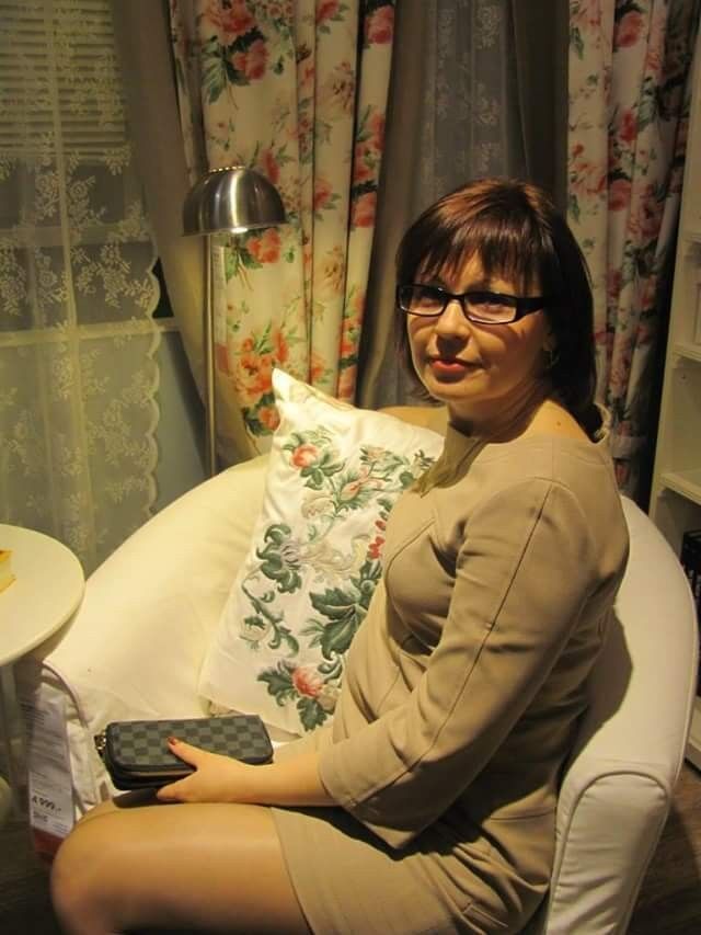  ,   Larisa, 53 ,  