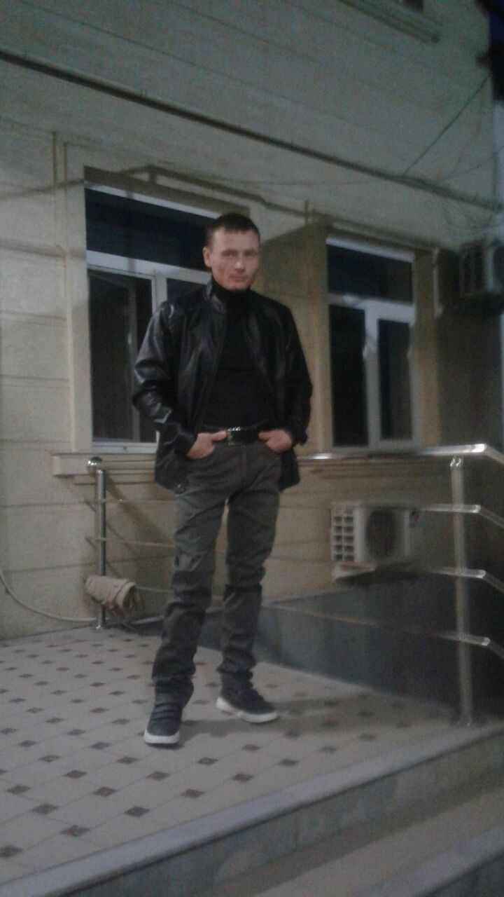  33659180  Alexandr, 35 ,    