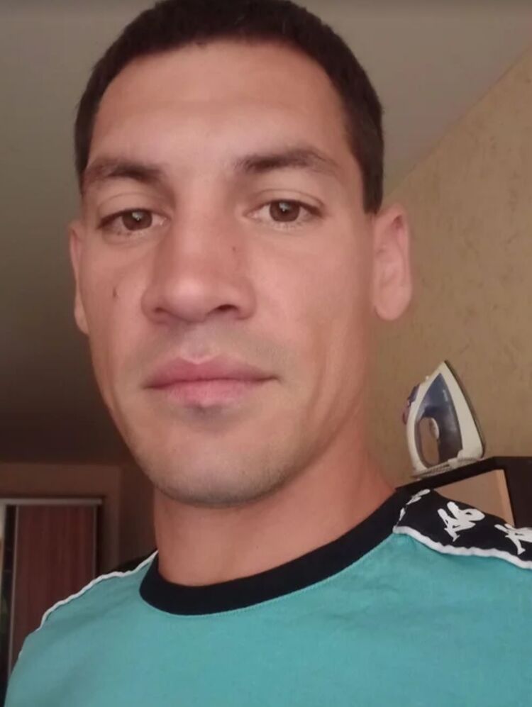  29418400  Denis, 38 ,    