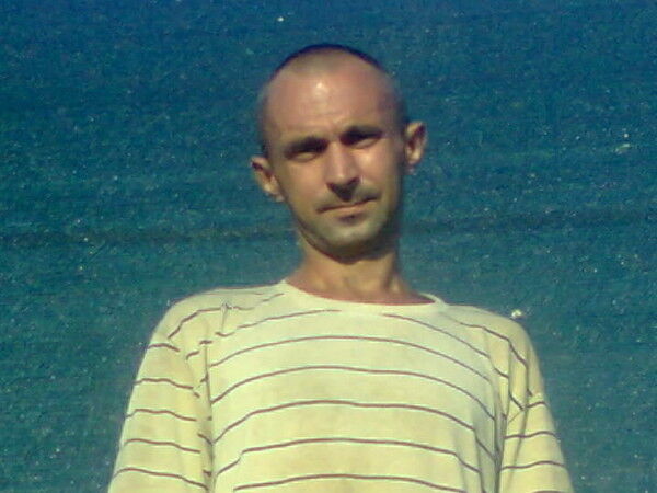  9857150  Sergei, 49 ,    