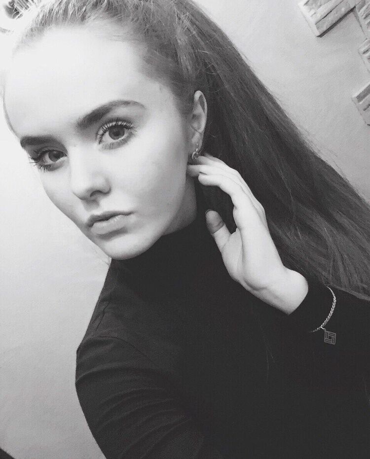  10915500  Victoria, 44 ,    