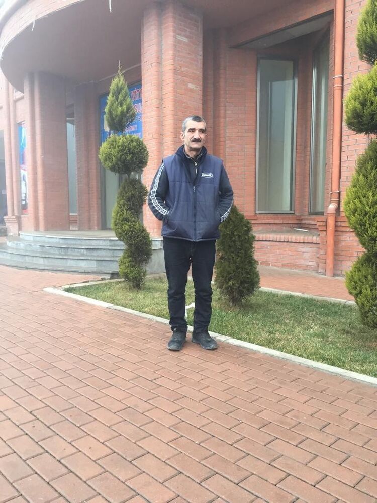  16810450  Elxan, 63 ,    