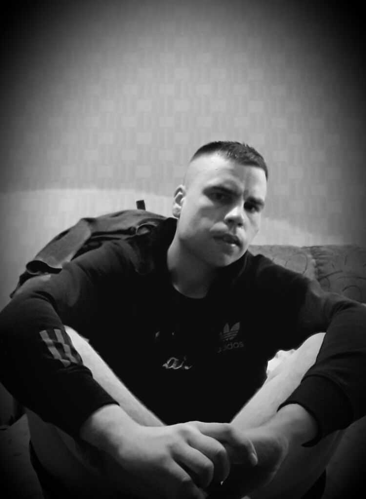  15603880  Jura, 36 ,    