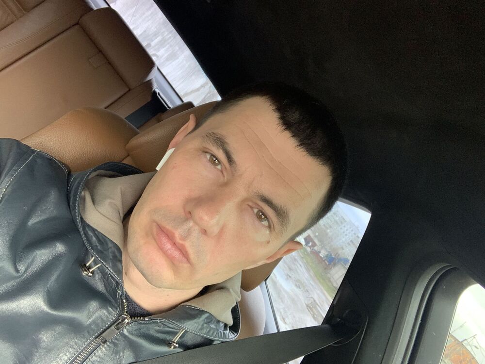  ,   Artem, 39 ,   ,   