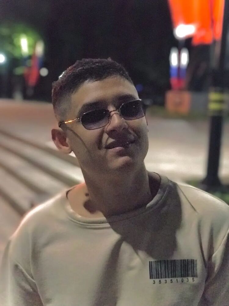  ,   Nik, 28 ,   ,   