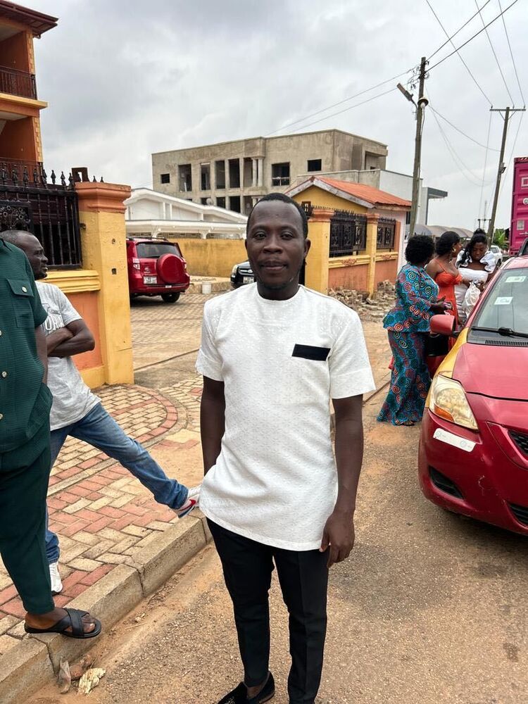  46296100  Kofi Owusua, 36 ,    Kumasi