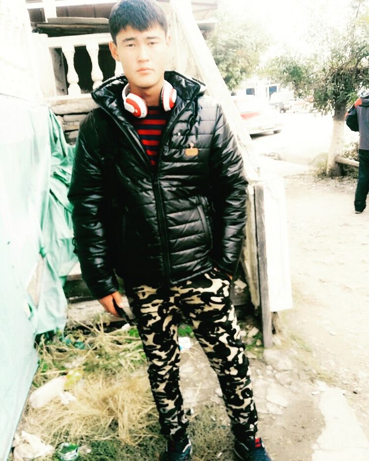  8416790  Beka, 28 ,    
