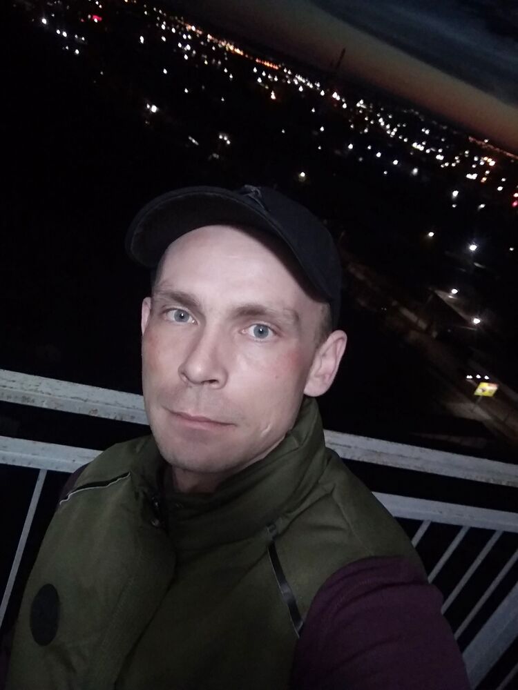  ,   Alexander, 32 ,   ,   