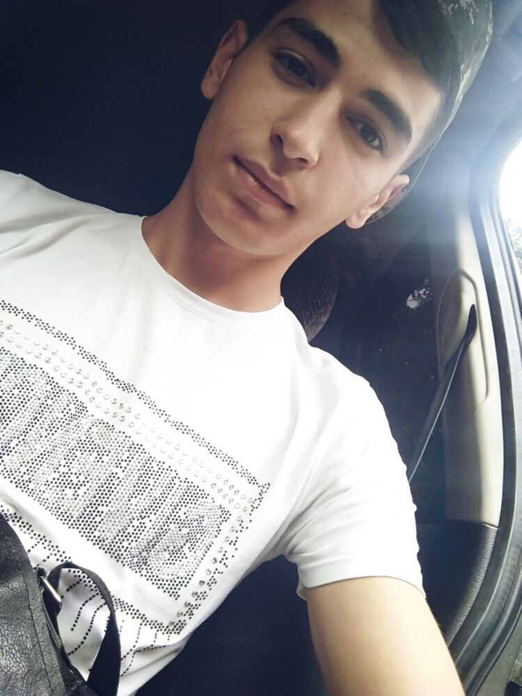  19002050  Sergey, 25 ,    